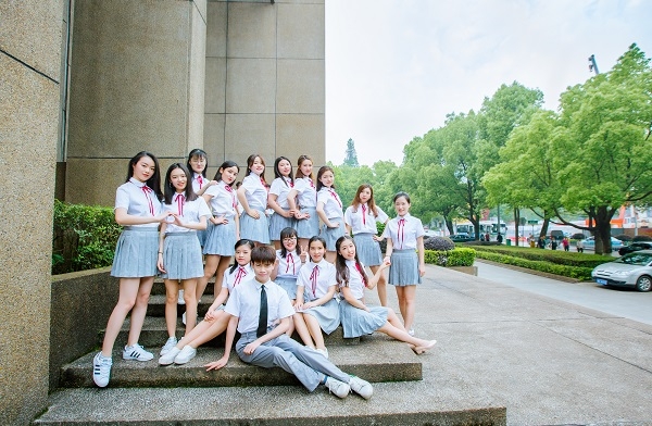 青春不说再见,昨日不留遗憾——2013级法学一班.JPG