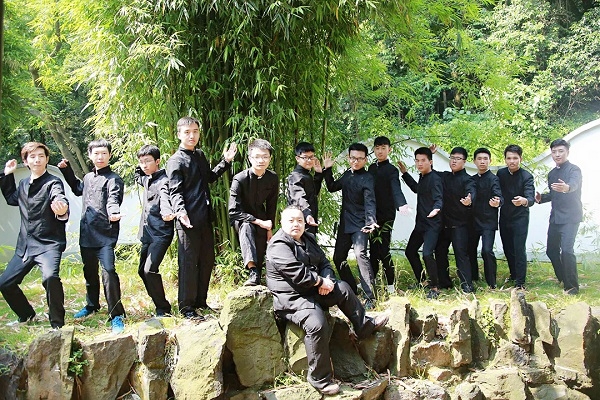 路很长,请君走好。——2013级政治学与行政学1班.jpg
