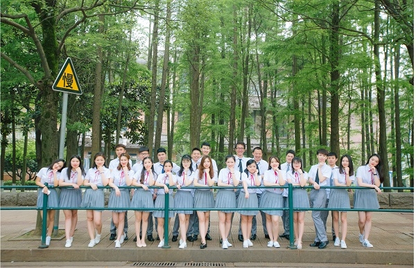志当存高远,无愧梦少年——2013级法学一班.JPG